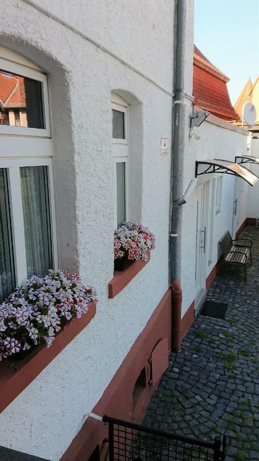 Hotel-Pension Zum Hirsch Hattersheim am Main Exterior photo